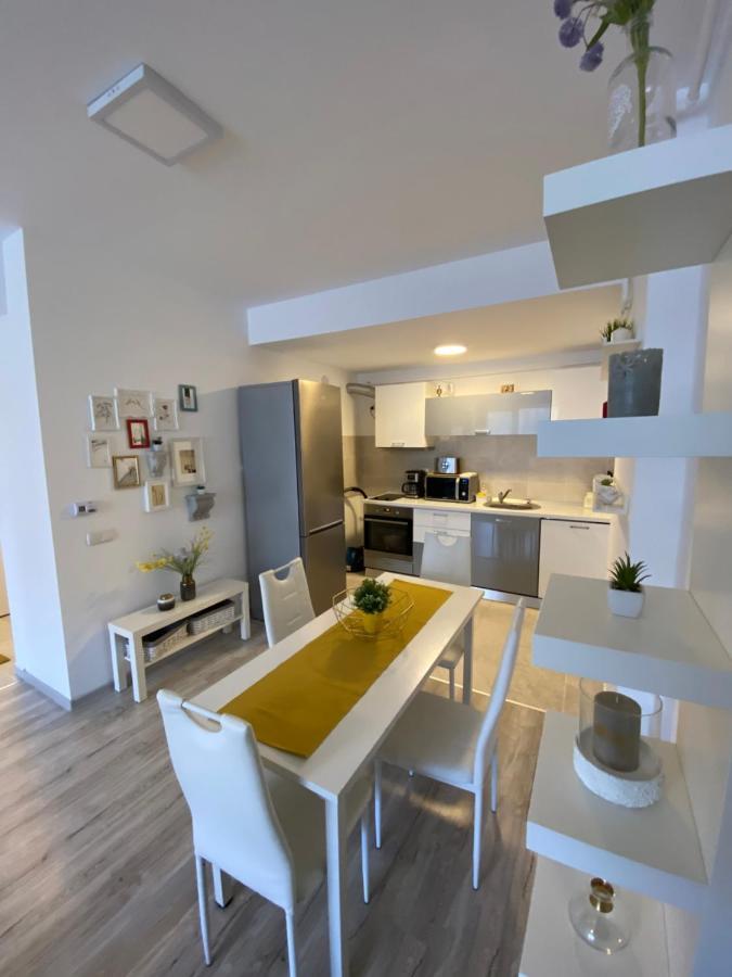 Harmony Apartment ซินายา ภายนอก รูปภาพ